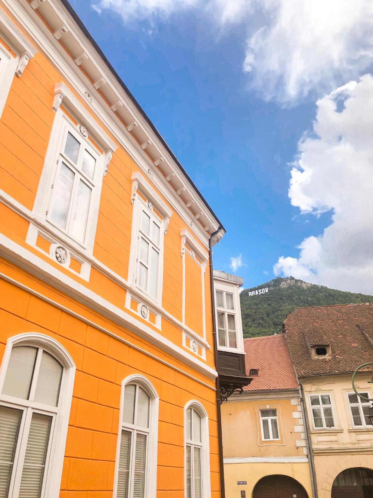 Voya Nordic Apartment-A Luxury Oasis In The Old Town Brassó Szoba fotó