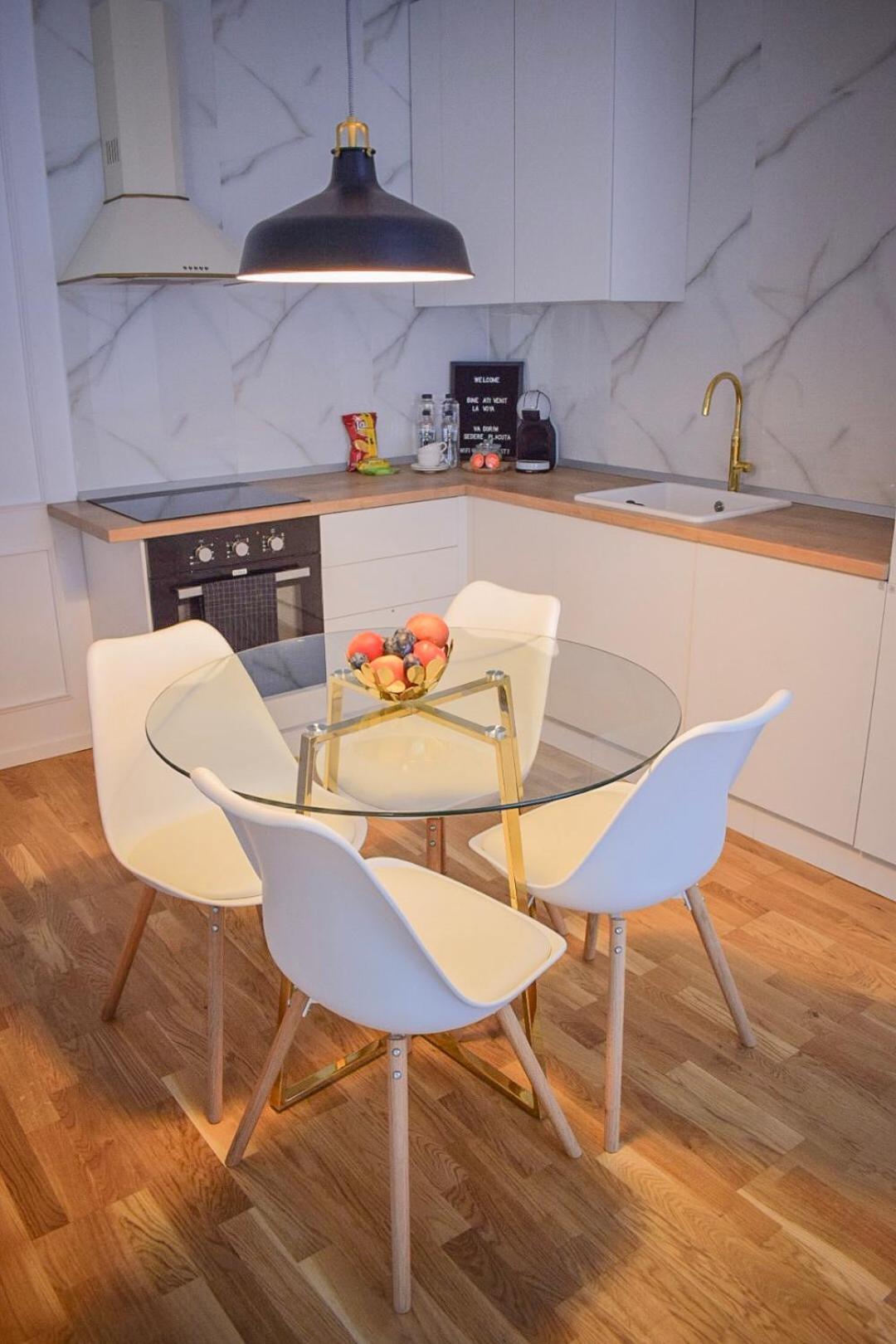 Voya Nordic Apartment-A Luxury Oasis In The Old Town Brassó Szoba fotó